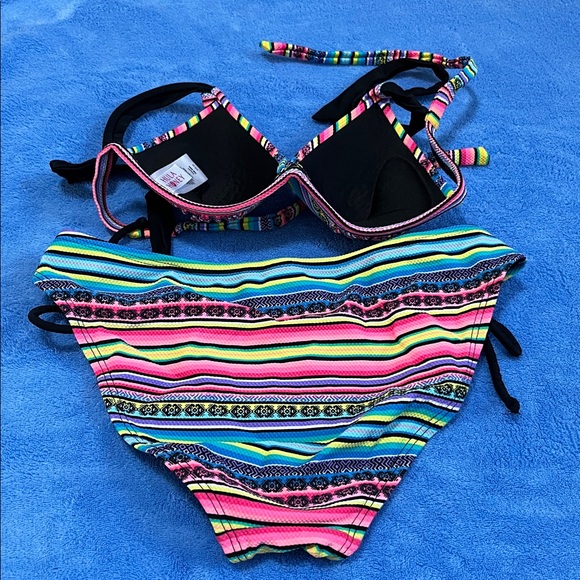 Bikini Set (XS/S) - Picture 2 of 6